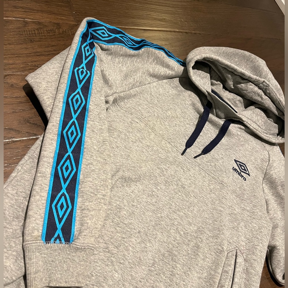 UMBRO grey sweater